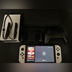 SOLD** NINTENDO SWITCH OLED WHITE BUNDLE LIKE NEW